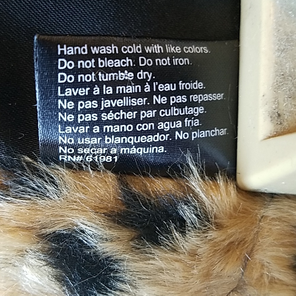 LEOPARD PULL-THROUGH SCARF/STOLE - Picture 4 of 7